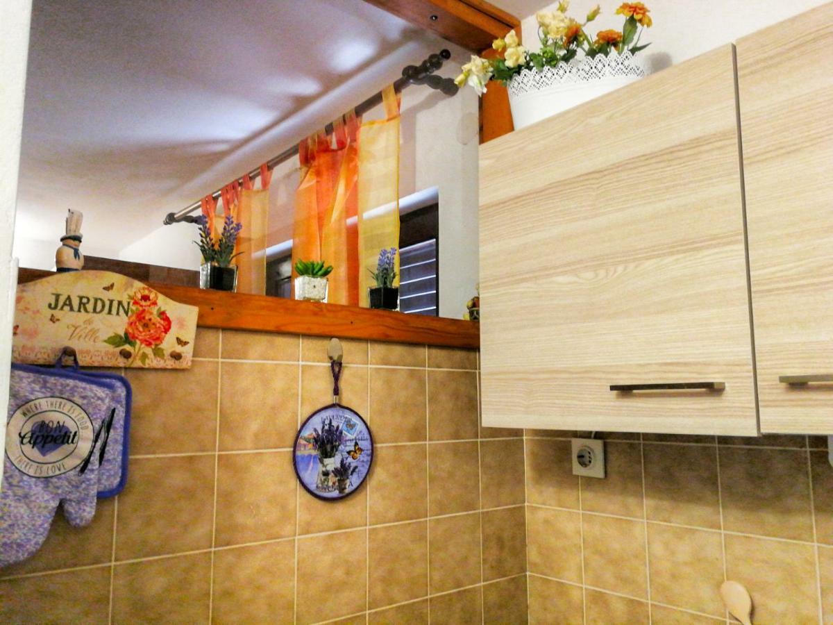 Apartman Damir Sumartin Exterior photo